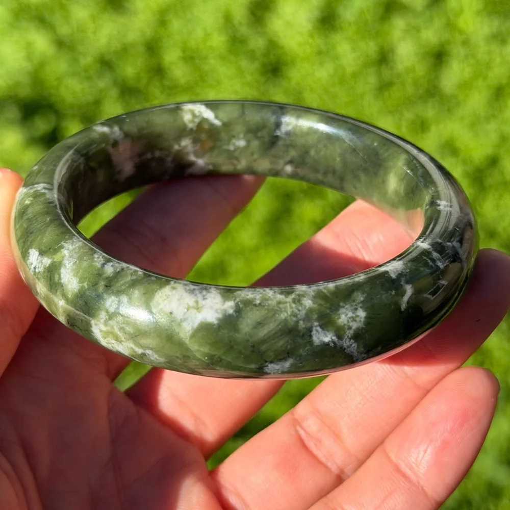 60.5mm‎ inner diameter green xiuyu jade bangle 0988